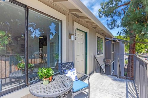 102 Camino Plz, Union City, CA, 94587-3756 | Card Image
