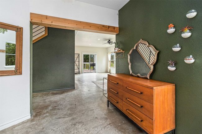 Hall with concrete flooring | Image 8
