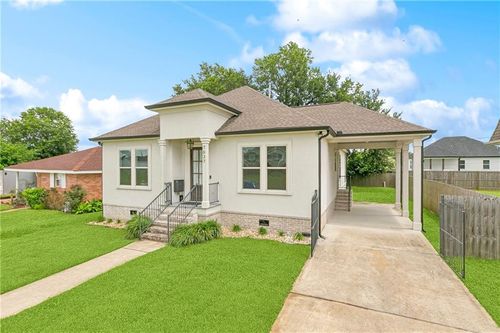 7637 Patricia St, Arabi, LA, 70032-2043 | Card Image