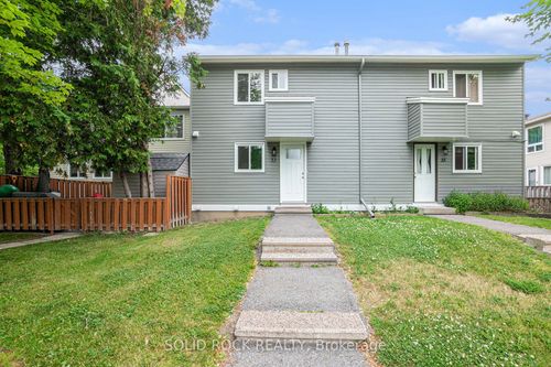 33 Thistledown Crt, Nepean, ON, K2J1N1 | Card Image