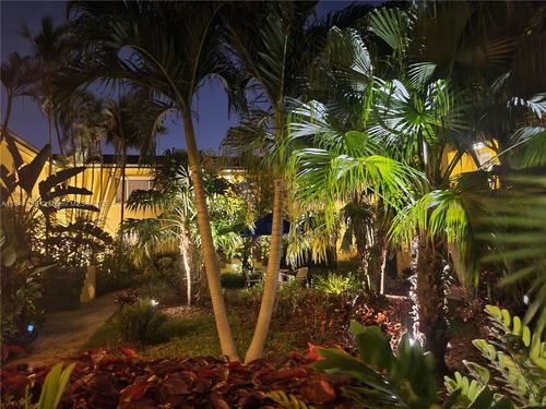 717d-717 Ne 16th Ave, Fort Lauderdale, FL, 33304-2901 | Card Image