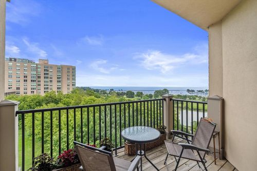 420-1300 N Prospect Avenue, Milwaukee, WI, 53202 | Card Image