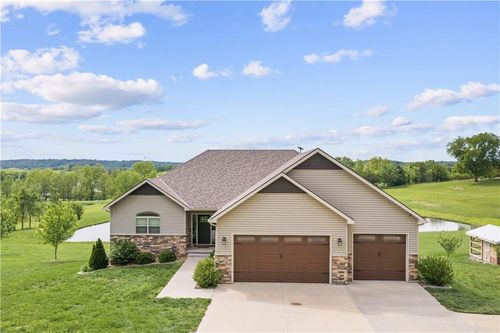 37006 E Church Rd, Oak Grove, MO, 64075-9056 | Card Image