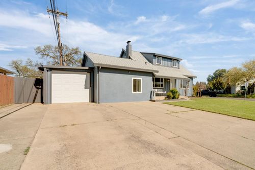 8845 Kelsey Dr, Elk Grove, CA, 95624-1667 | Card Image