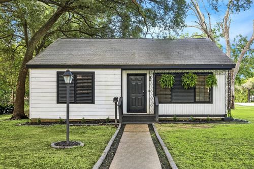 2423 Meadow Ln, La Marque, TX, 77568-5346 | Card Image