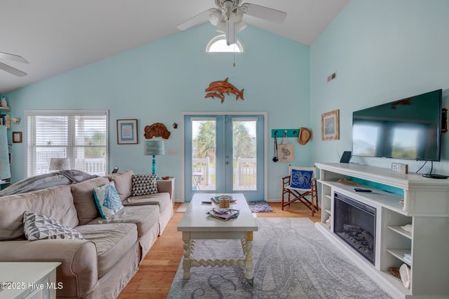 108 W Dolphin Dr, House other with 3 bedrooms, 2 bathrooms and null parking in Oak Island NC | Image 20