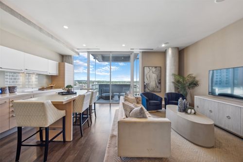 apt-1031-2408 Victory Park Ln, Dallas, TX, 75219-7619 | Card Image