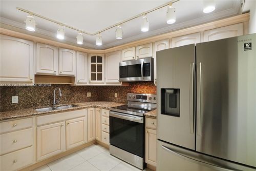 apt-414-3800 S Ocean Dr, Hollywood, FL, 33019-2916 | Card Image