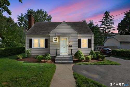 88 Delmont St, Manchester, CT, 06042-3530 | Card Image