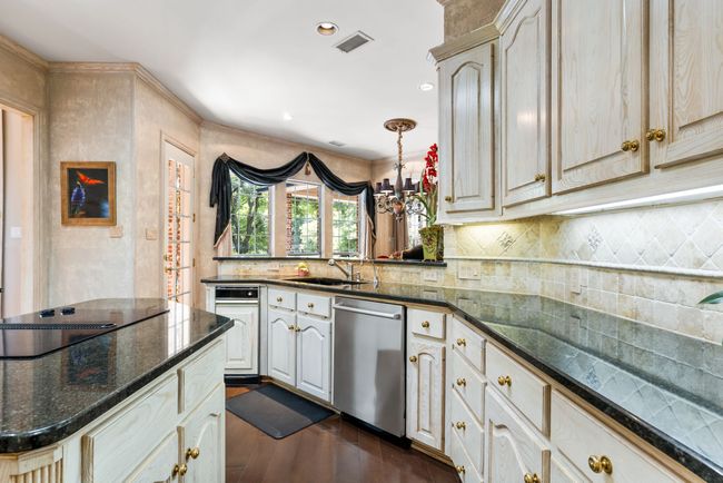5613 Shady Elm Cir, House other with 4 bedrooms, 4 bathrooms and null parking in Plano TX | Image 11