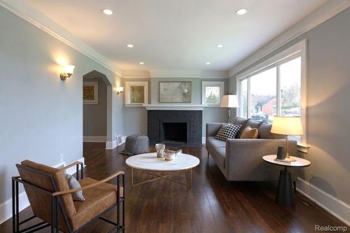 15721 Mansfield St, Detroit, MI, 48227-1906 | Card Image