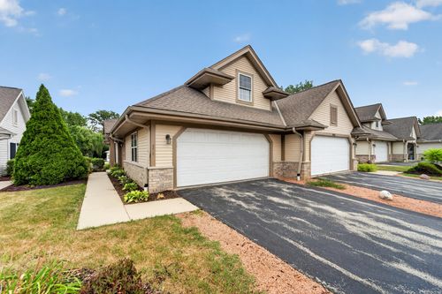 4810 S Waterview Ct, Greenfield, WI, 53220-4856 | Card Image