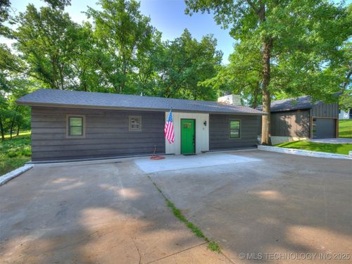 11 Port Duncan Blvd, Afton, OK, 74331-9035 | Card Image