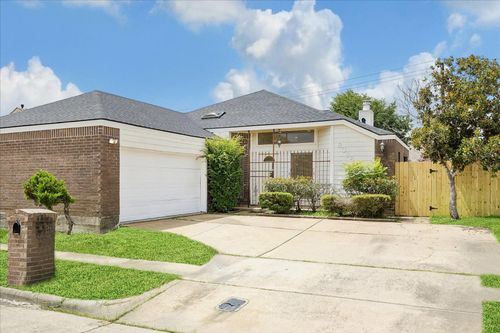 8018 Cobblefield Lane, Houston, TX, 77071 | Card Image