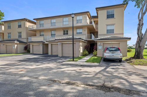 323-2060 Greenview Shores Blvd, Wellington, FL, 33414-2733 | Card Image