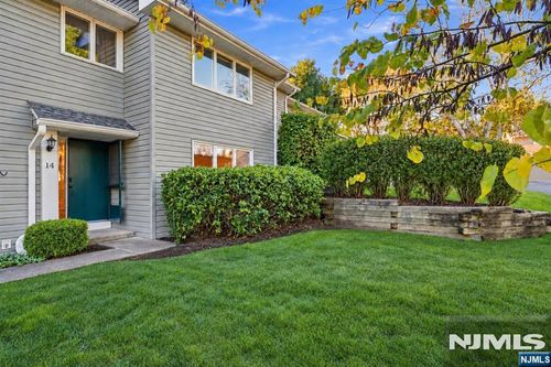 14 Parsons Ct, Mahwah, NJ, 07430-2018 | Card Image