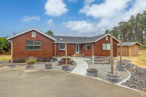 32500 Gibney Ln, Fort Bragg, CA, 95437-9301 | Card Image