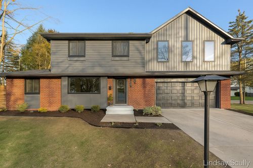 1560 Eastlawn Rd, East Grand Rapids, MI, 49506-4110 | Card Image