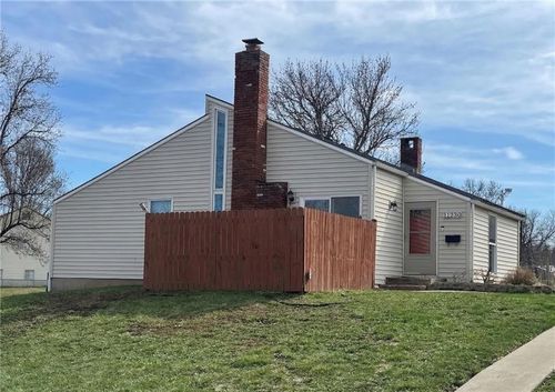 11230 Calico Dr, Kansas City, MO, 64137-2216 | Card Image