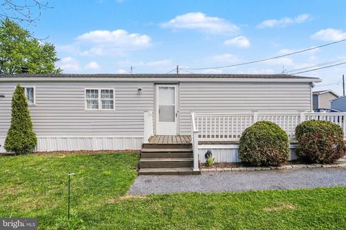 326 Don Dr, NEW HOLLAND, PA, 17557-9418 | Card Image