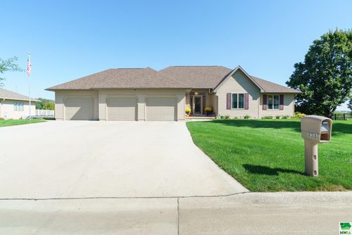 938 Springbrook Dr, Hinton, IA, 51024-8838 | Card Image