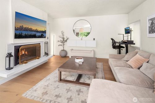 apt-103-5801 Phinney Ave N, Seattle, WA, 98103-5846 | Card Image