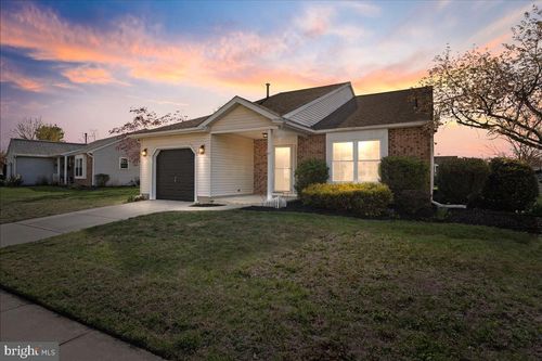 38 Pinecrest Dr, DEPTFORD, NJ, 08096-6737 | Card Image