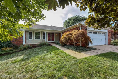 2096 Winchester Rd, Rochester Hills, MI, 48307-3878 | Card Image