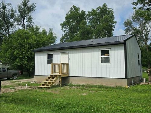 101 N 8th St, Clinton, MO, 64735-1757 | Card Image