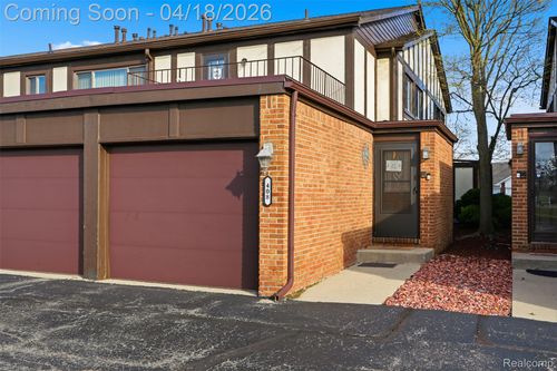 408 Country Club Dr, Saint Clair Shores, MI, 48082-1062 | Card Image