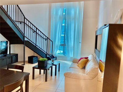 apt-604-300 S Biscayne Blvd, Miami, FL, 33131-5358 | Card Image