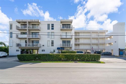 apt-302-3716 Ne 168th St, North Miami Beach, FL, 33160-3580 | Card Image