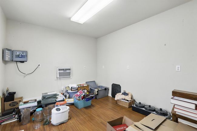Room inside detached shop | Image 35