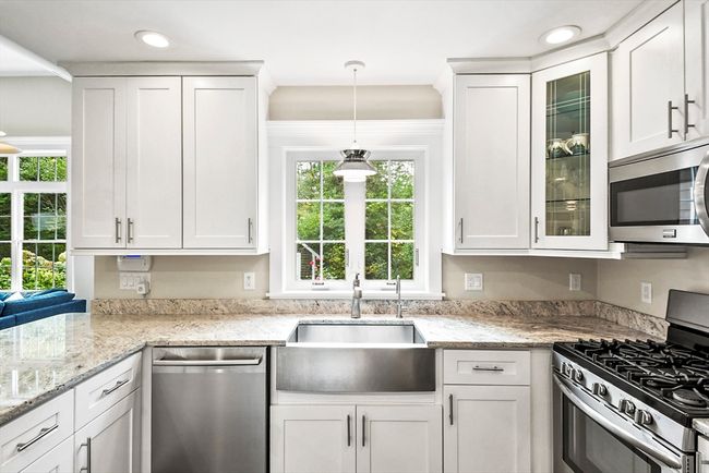 54 Cushing St, House other with 3 bedrooms, 3 bathrooms and 6 parking in Hingham MA | Image 7