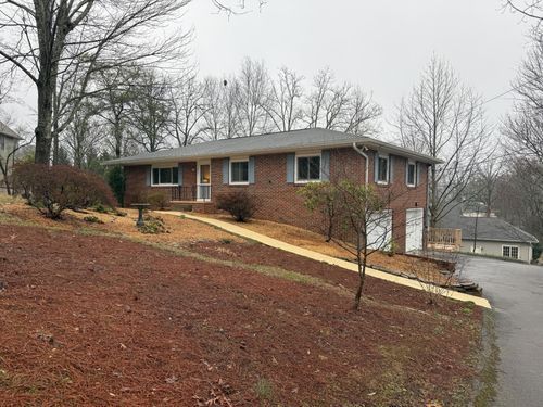 102 Mountain Ct, Signal Mountain, TN, 37377-1821 | Card Image
