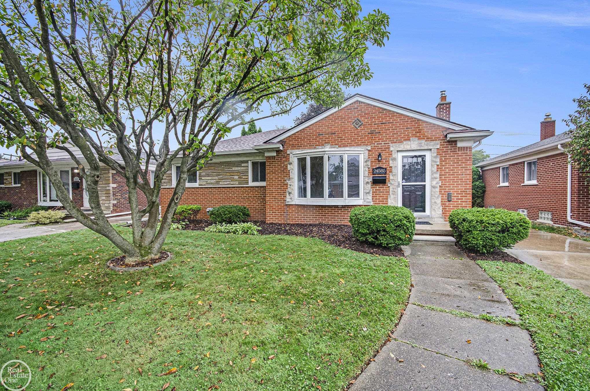 Ridgecroft Ave, Eastpointe, MI 48021