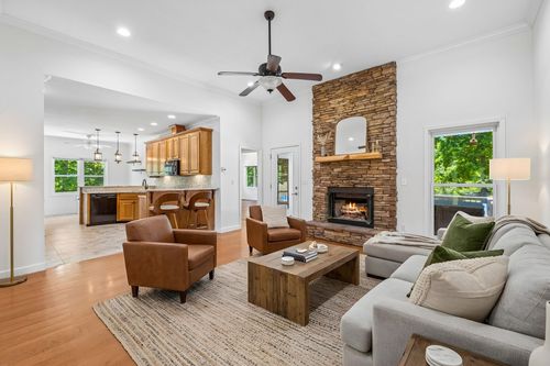 314 Ginger Dr, Dover, TN, 37058-3652 | Card Image