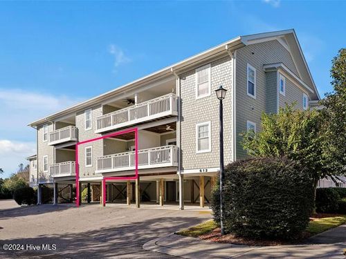 apt-b-612 W Brown St, Southport, NC, 28461-3363 | Card Image