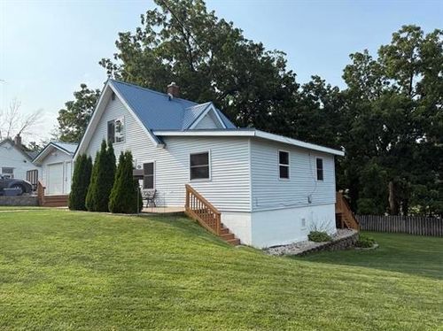 300 W Main St, MONTFORT, WI, 53569-9753 | Card Image