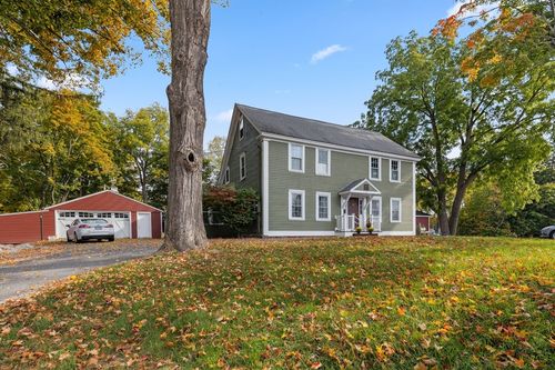 2 Thornton St, Derry, NH, 03038-1623 | Card Image