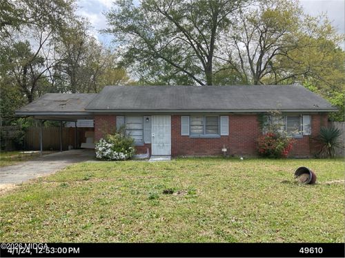 2932 Leone Dr N, Macon, GA, 31206-4937 | Card Image