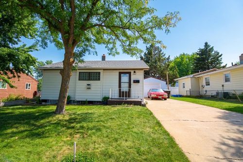 2067 11th Ave, Belle Fourche, SD, 57717-2205 | Card Image