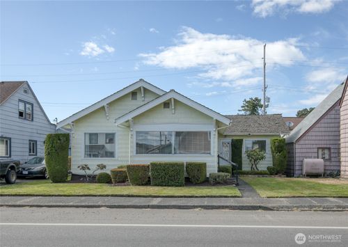 1106 W Wishkah St, Aberdeen, WA, 98520-6832 | Card Image
