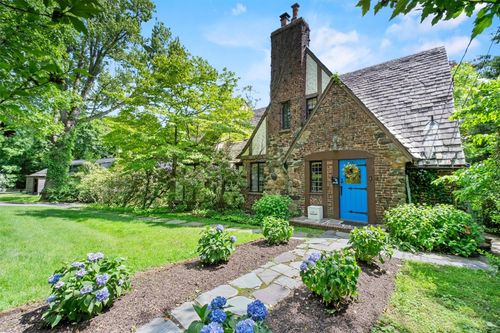 9 Lexington Dr, Croton-On-Hudson, NY, 10520-2803 | Card Image