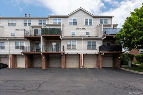 2928 Prince Hall Dr, Detroit, MI, 48207-5152 | Card Image