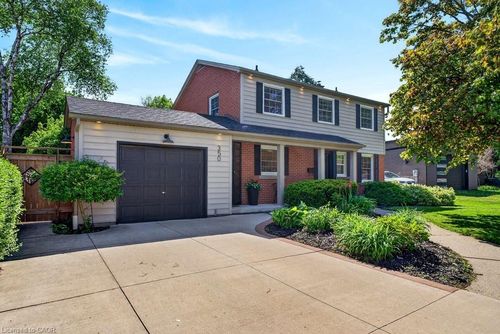 350 E Side Cres, Burlington, ON, L7R3G9 | Card Image