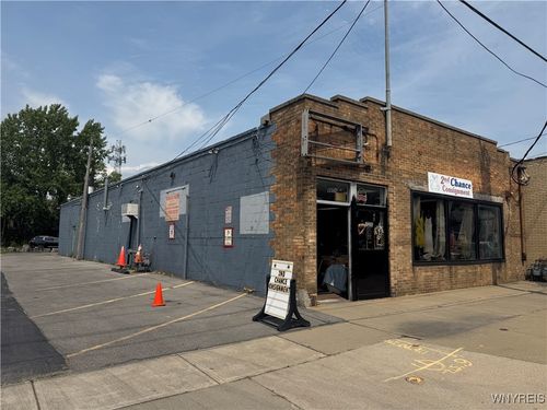 8656 Buffalo Ave, Niagara Falls, NY, 14304-4366 | Card Image