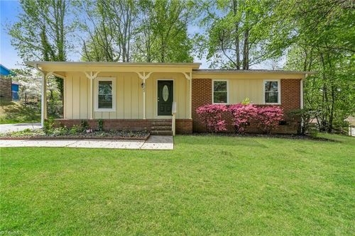 5722 Antietam Dr, Winston Salem, NC, 27106-2705 | Card Image