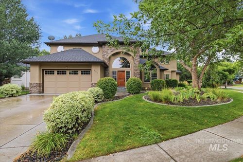 877 W Headwaters Dr, Eagle, ID, 83616-5750 | Card Image