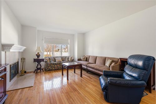 425-140 Atlantic Ave, Hempstead, NY, 11550-1138 | Card Image